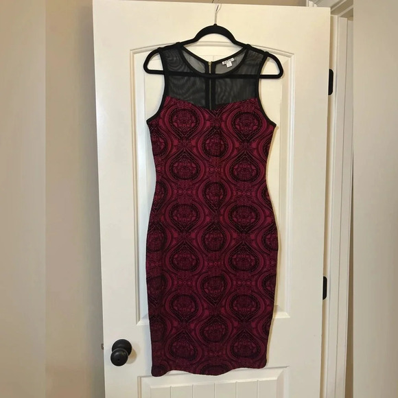 Olivia Matthew’s  Dress #Mobwife - Picture 1 of 5